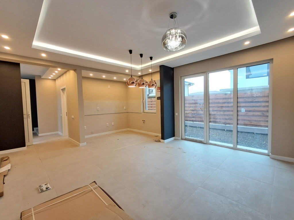 Duplex Finisaje Lux P+E sup.92 mp Floresti