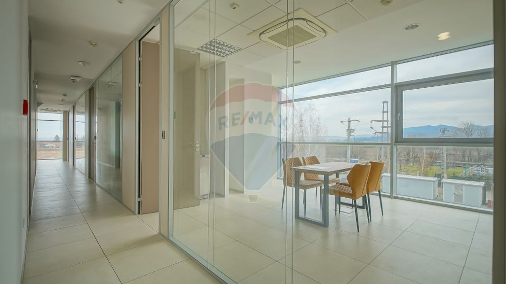 Spațiu de birouri 18-20 MP de închiriat regim termen lu...