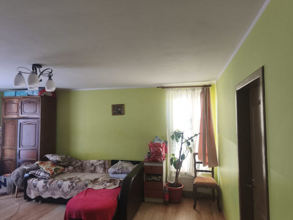 Apartament 3 camere, parter, 80mp, zona spital, Radauti