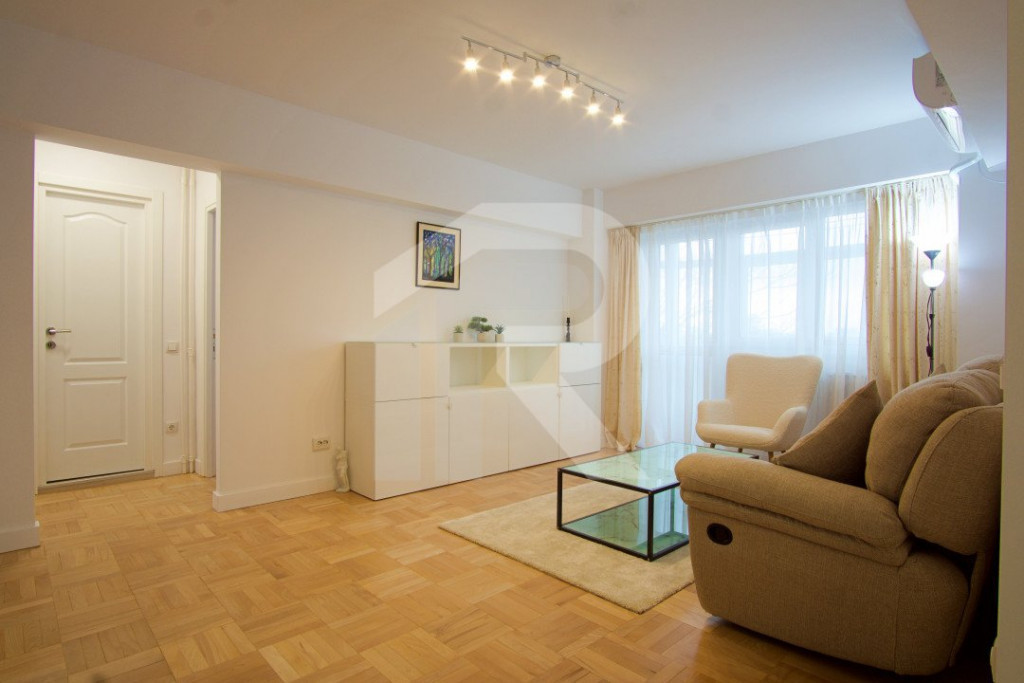 2 camere mobilat si utilat, renovat 2025, vedere spate, et 4