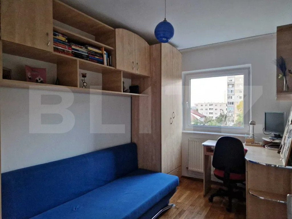 Apartament de 3 camere de închiriat - zona Astra