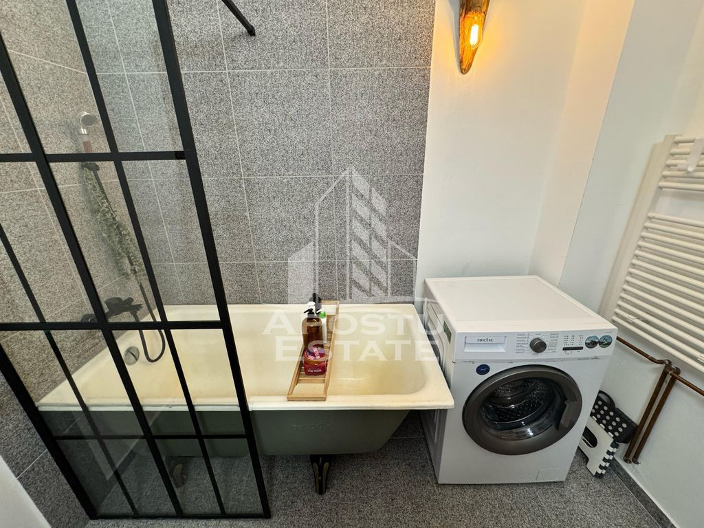 Casa tip duplex, P+M, 5 camere, zona Favorit.