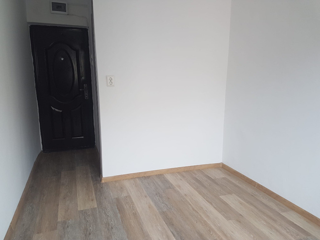 Garsoniera confort 3, etaj 1, bloc de garsoniere, libera, Stadionului