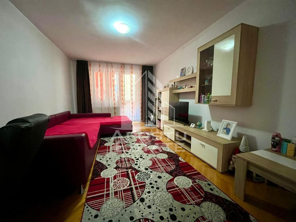Apartament 3 camere,etaj 1,centrala proprie,zona Simion B...