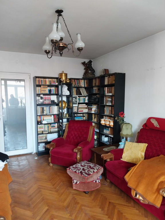 Apartament 3 camere aproape de Centrul Istoric