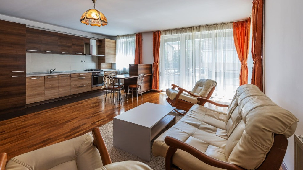 Apartament cu 3 camere/2 balcoane/2 parcari/zona Florilor