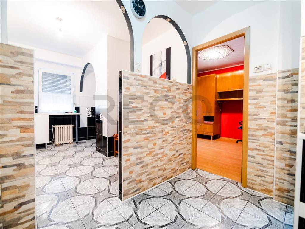 RECO Apartament 2 camere decomandat Rogerius