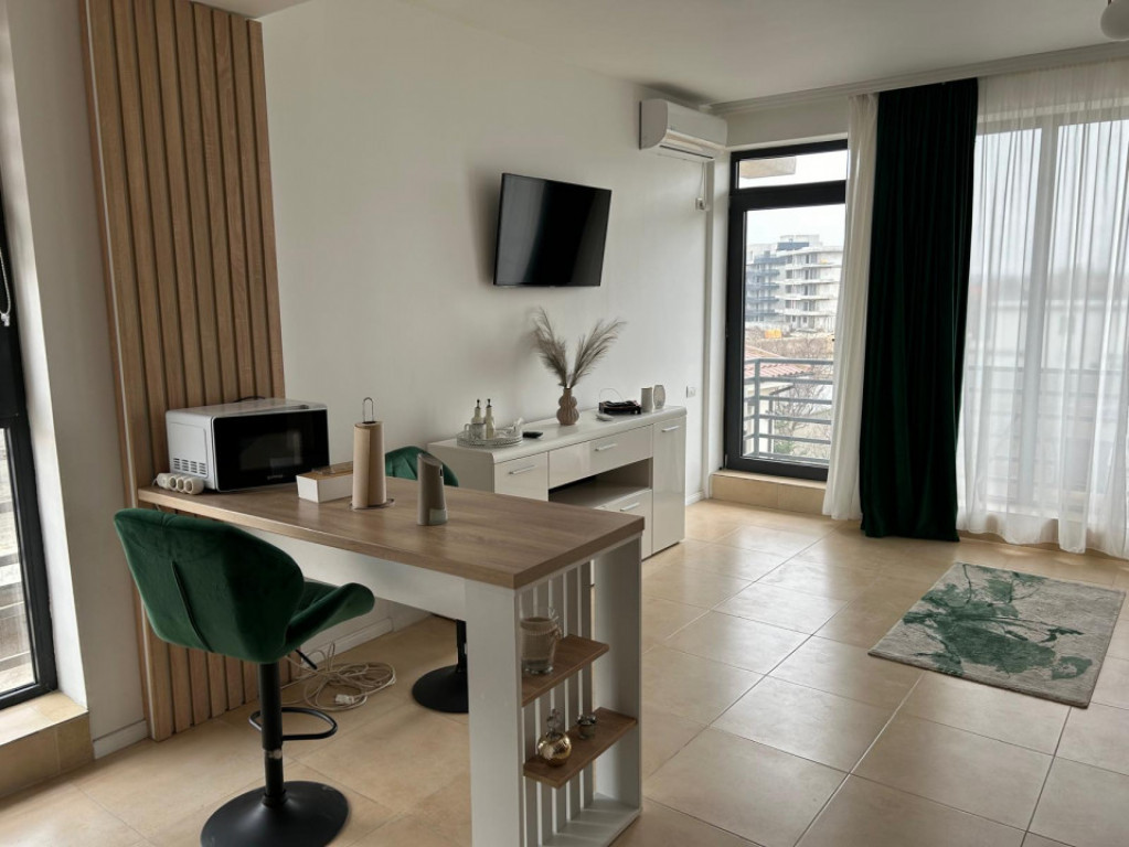 Studio in MAMAIA SAT - HANUL CU PESTE