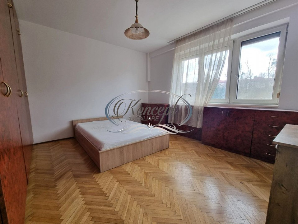 Apartament spatios pe strada Plopilor