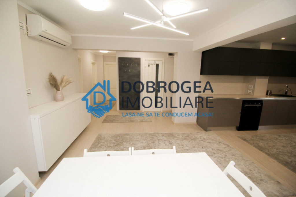 E3, 3 camere 100 mp, mobilat si renovat lux, parcare, centra
