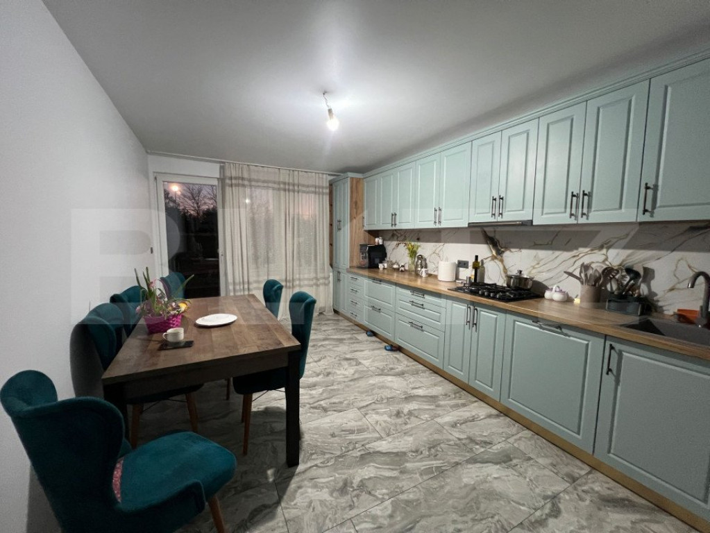 Casă P+1E+M, 3 camere, 180 mp, teren 745 mp, zona Titulescu