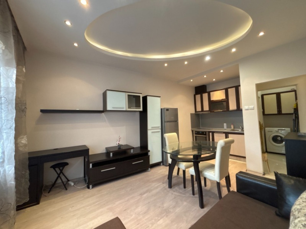 Apartament 1 camera in zona Astra