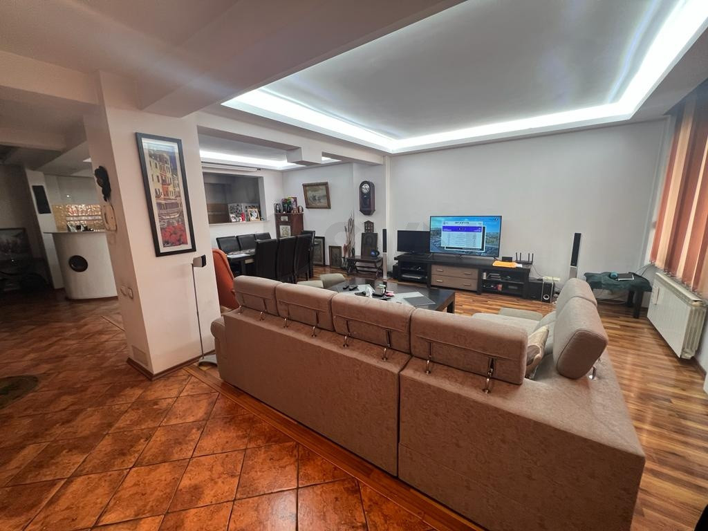 VILA PIATA VICTORIEI