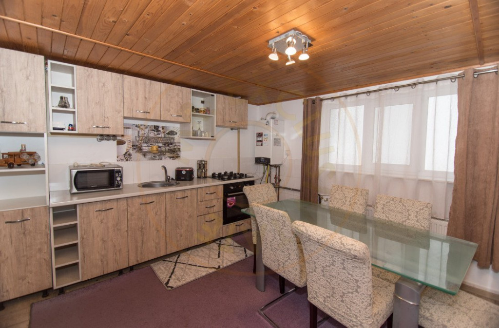 Două case la marginea pădurii – Proprietate de vânzare