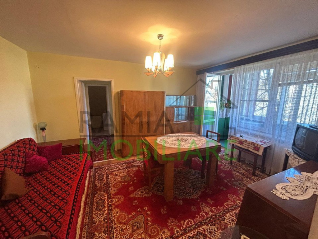 Apartament 2 camere, Tractorul.