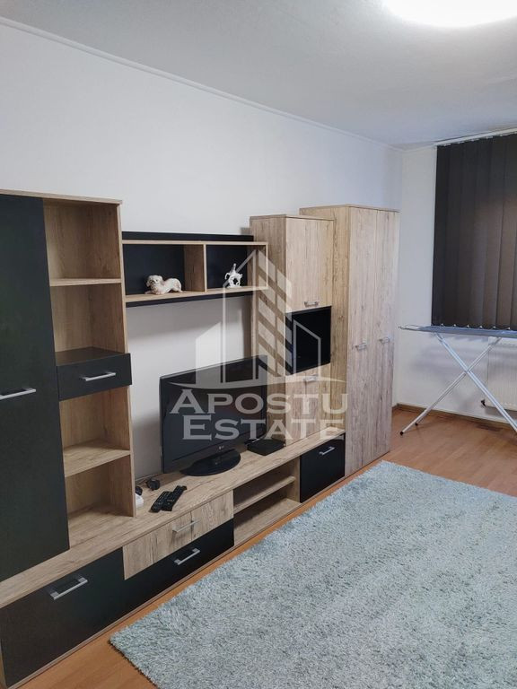 Apartament cu 2 camere, etaj intermediar, zona Lipovei