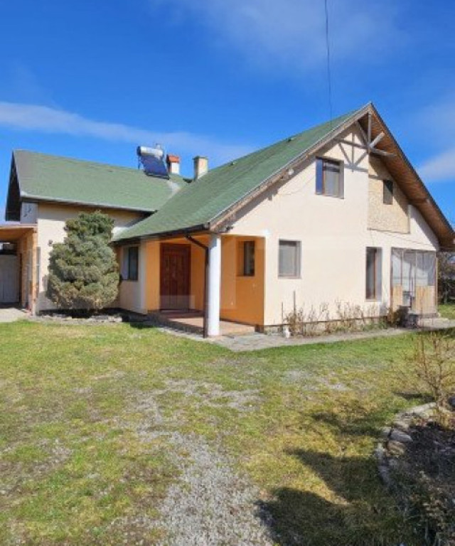 Casa spatioasa cu 5 camere, 176 mp, in localitatea Sf.Gheorg