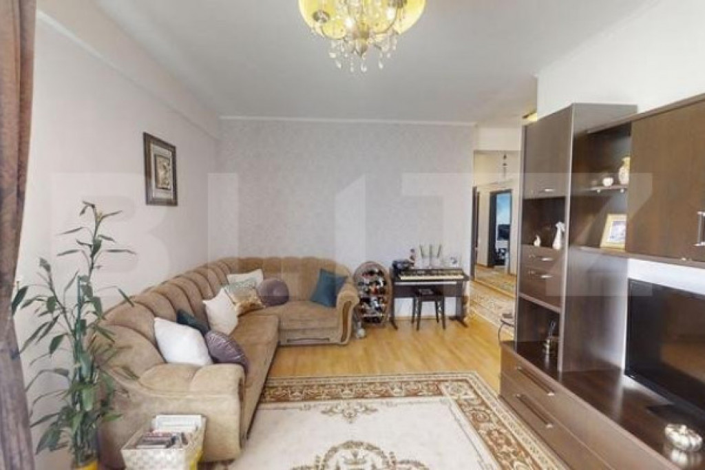 Apartament cu 3 camere, 84 mp, cu parcare si boxa, zona Jiul