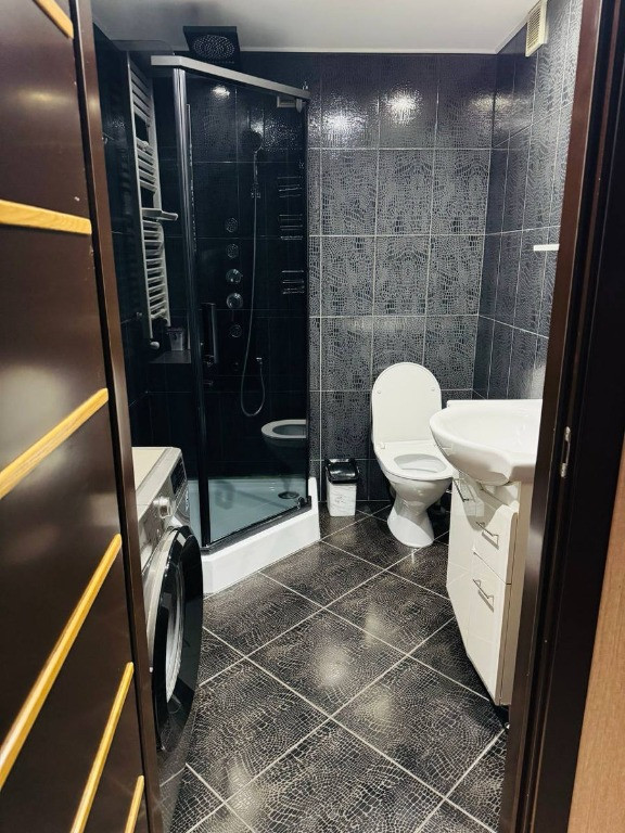 De inchiriat garsoniera in zona Saguna