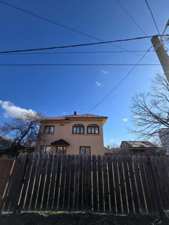 Casă de vânzare în zona Vânători – Piatra Neamț