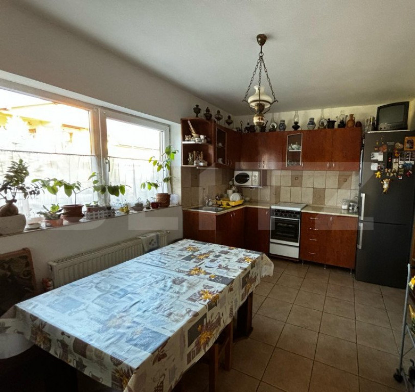 Casă Spațioasă în Păulești