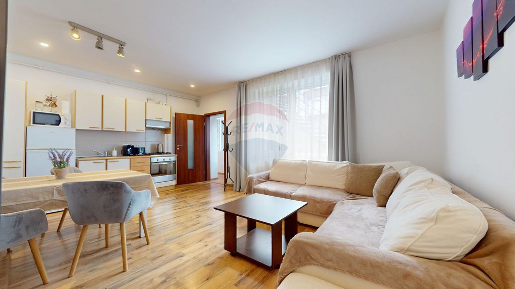 Apartament 3 camere - str. Republicii 44 - se acceptă su...