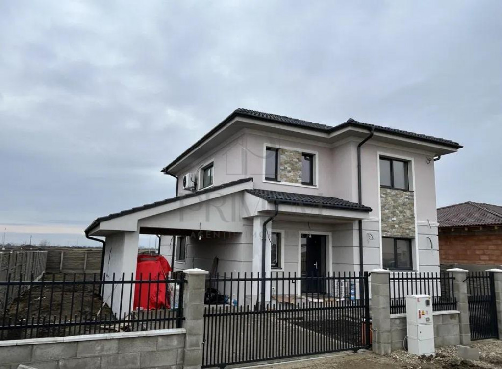 Casa Individuala - 5 camere - teren generos - toate utilitat