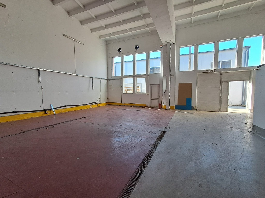 Spatiu sup.180 mp depozitare/productie Calea Baciului