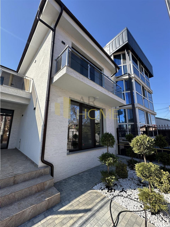 Vila de lux pretabil birouri ultracentral Ploiesti