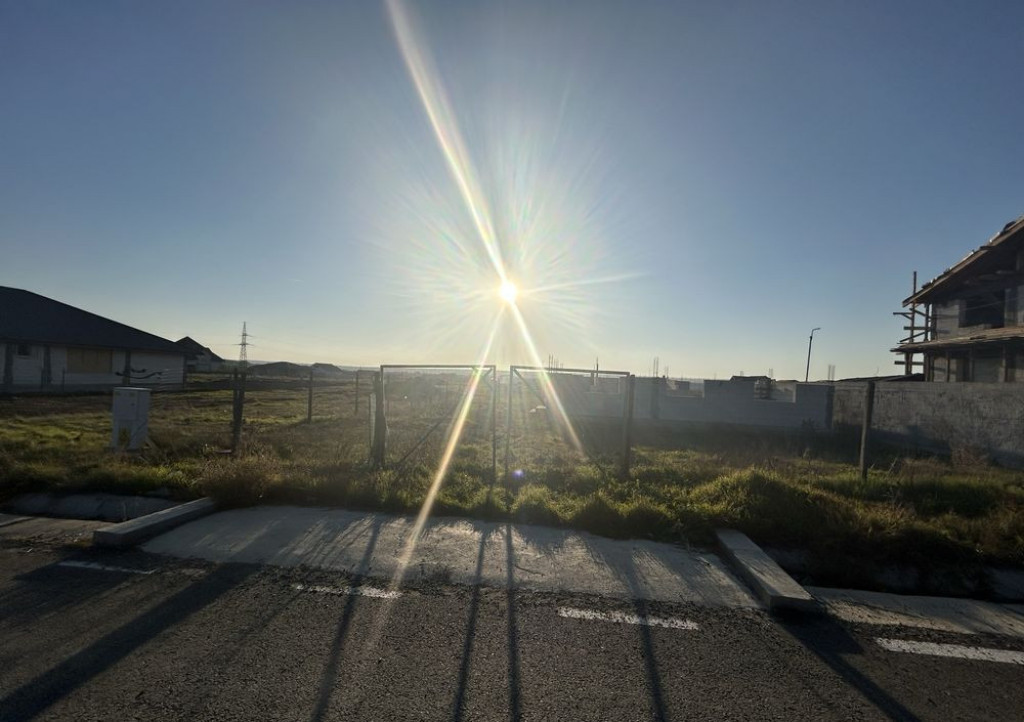 Teren intravilan situat in zona Poarta Alba