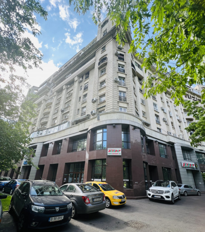 Spatiu comercial, stradal, central, in zona Izvor, Bdul Libe