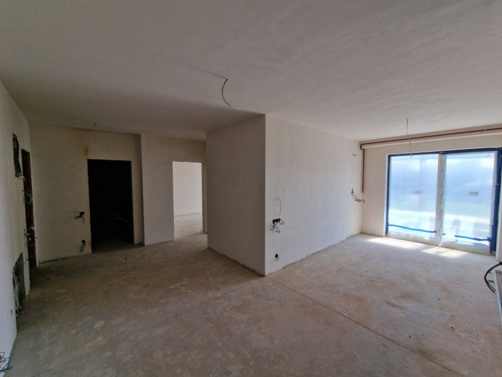 Apartament 3 camere, 61 mp, zona Sasar