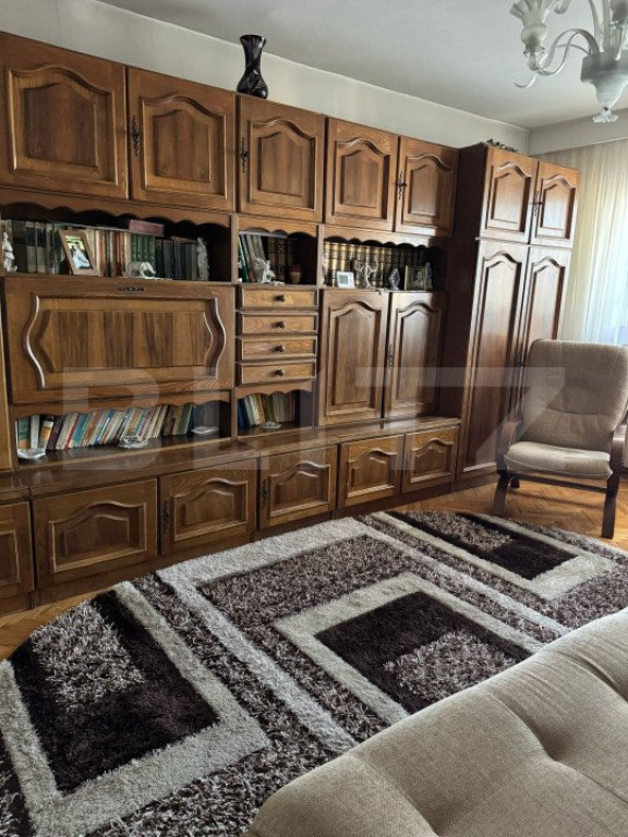 Apartament 3 camere, 68 mp, decomandat, zona Nicolae Balcesc