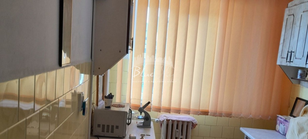 Rustic Apartament 2 cam etaj intermediar