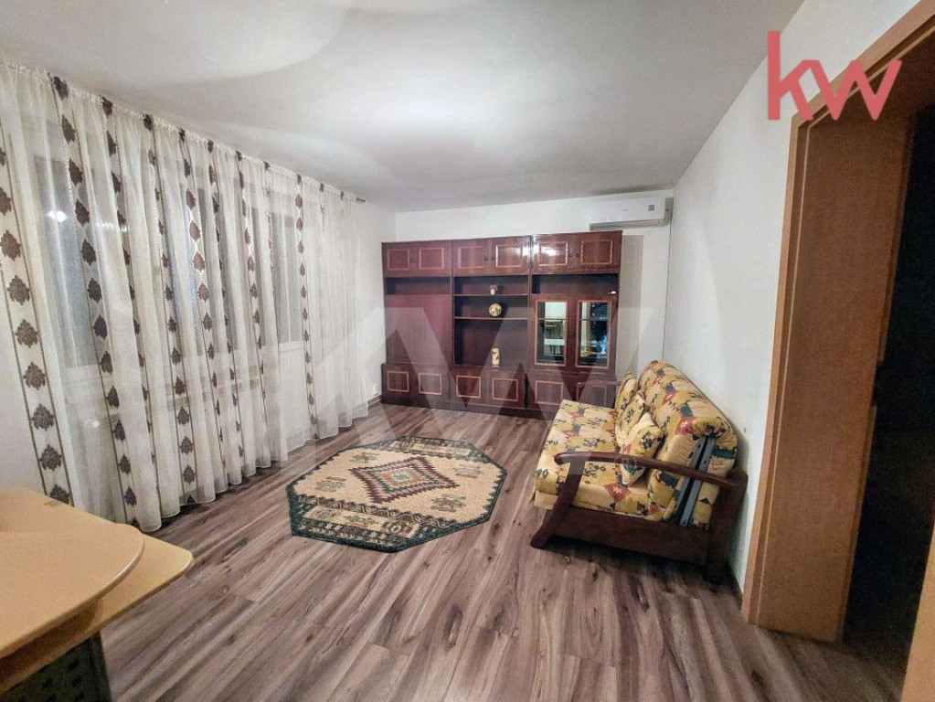 Apartament de Închiriat Rovine