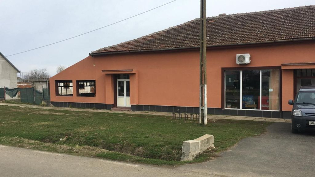 Pret redus Cladire din caramida in Firiteaz, magazinul sa...