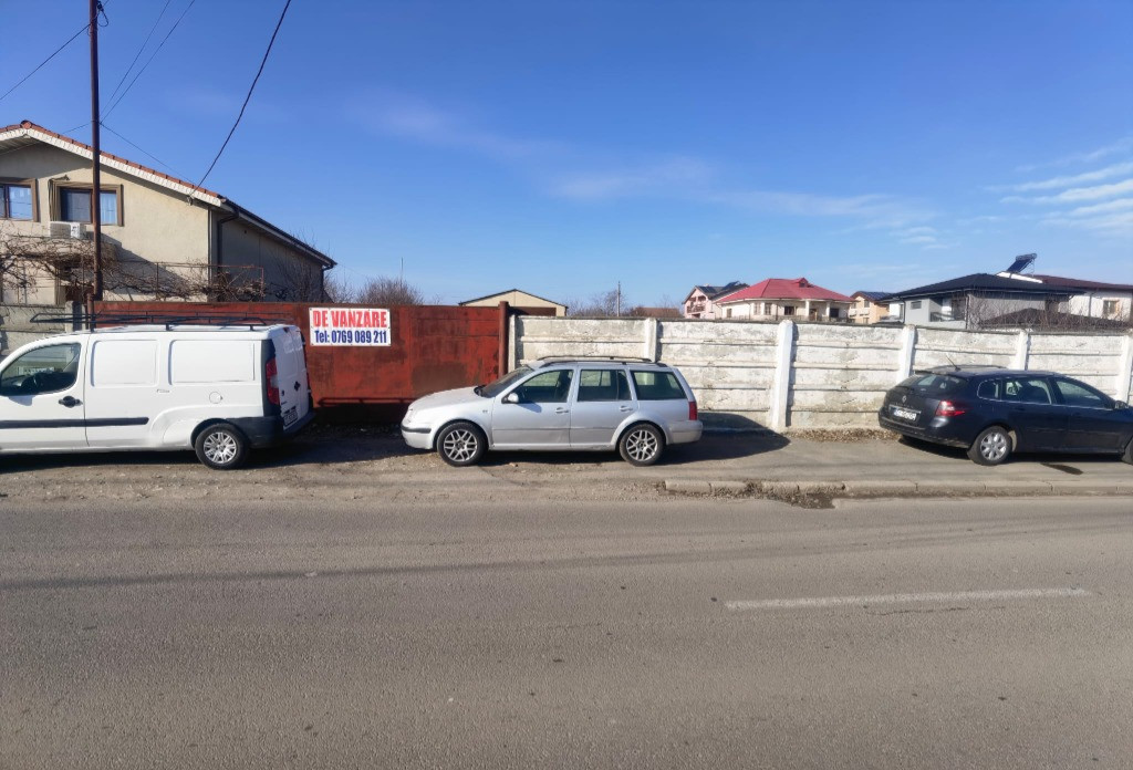 Teren 800 mp toate utilitatile langa teren Strada Comarnic
