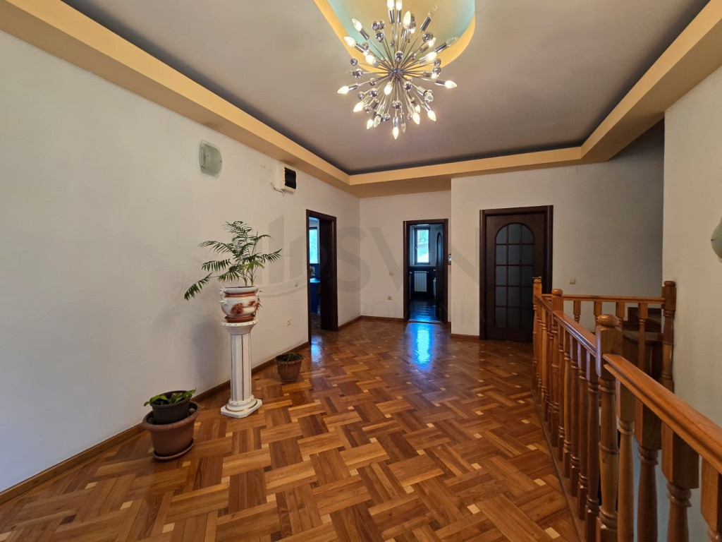 Vila de inchiriat Mosilor