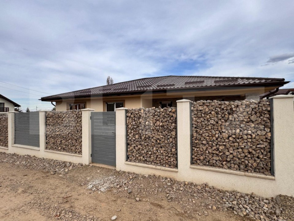 Casa de 4 camere, 2 bai, plan parter, zona Visani