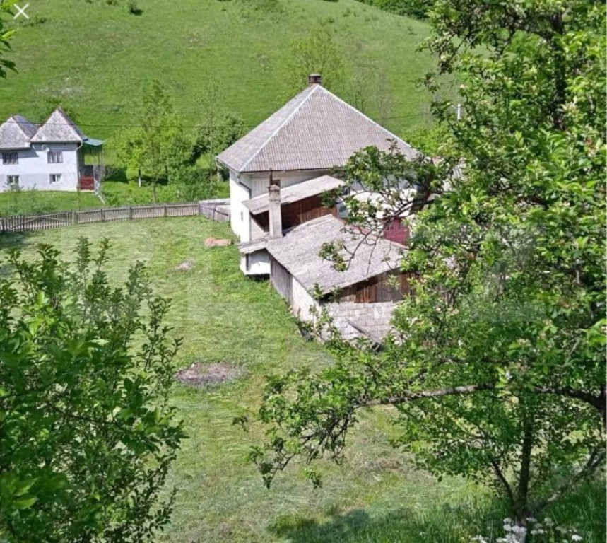 Casa individuala cu 3 camere, 217 mp utili,2800 teren,Intreg