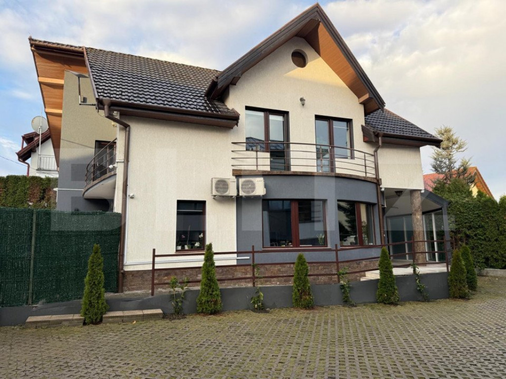 Imobil ideal pentru birouri, 8 incaperi, 220 mp, zona Europa