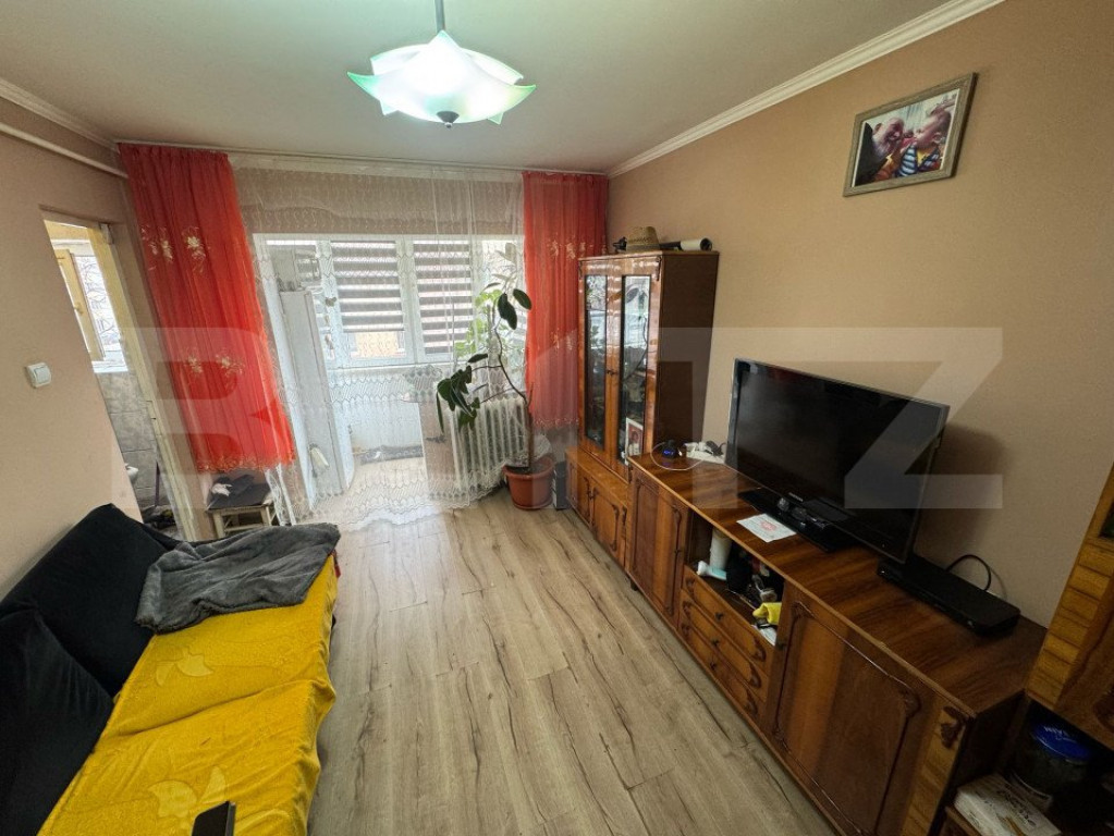 Garsoniera 30 mp, etaj 2, zona Calea Moldovei