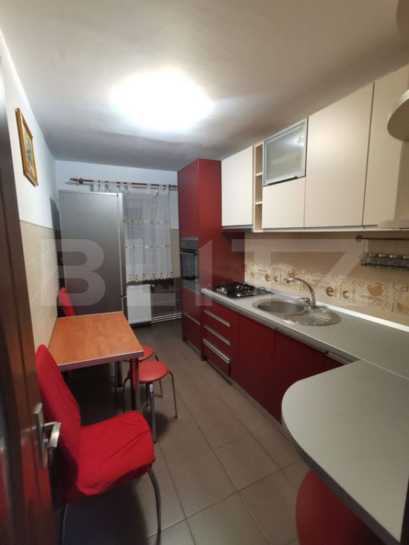 Apartament de inchiriat cu 4 camere, 80 mp, zona Tractorul