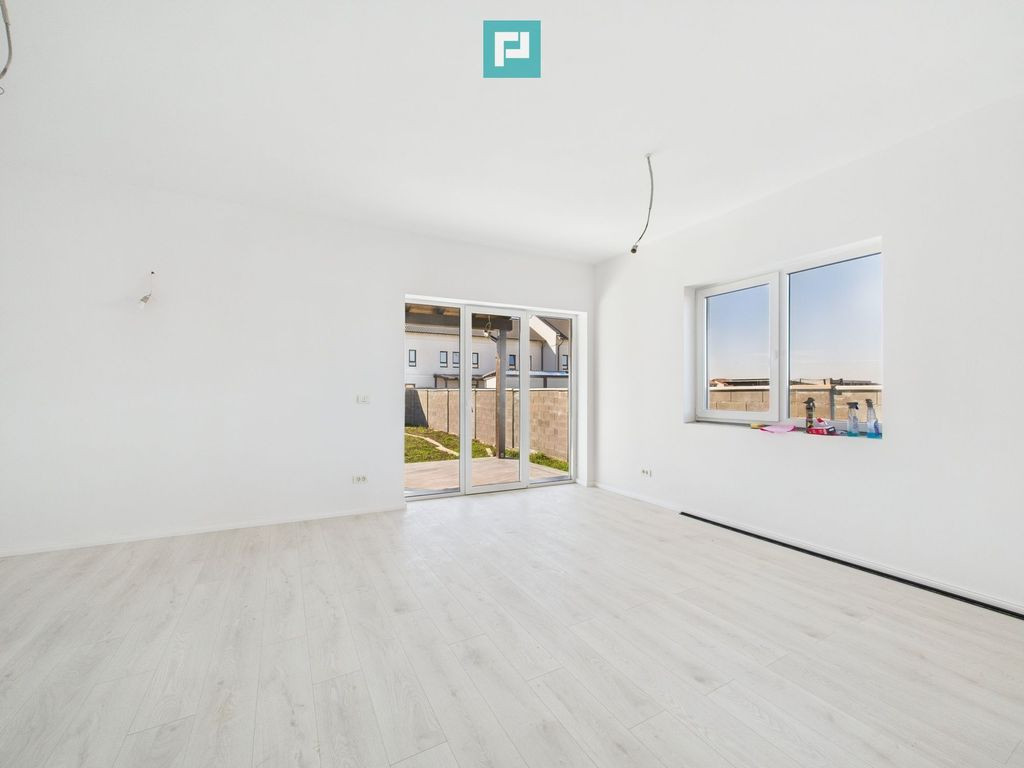 Duplex Spațios și Modern în Săcălaz