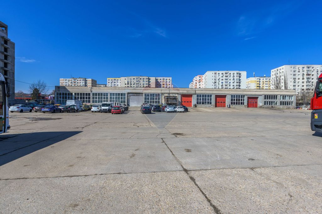 Spațiu Industrial & Comercial – 11735 mp, Hala 2900 mp...