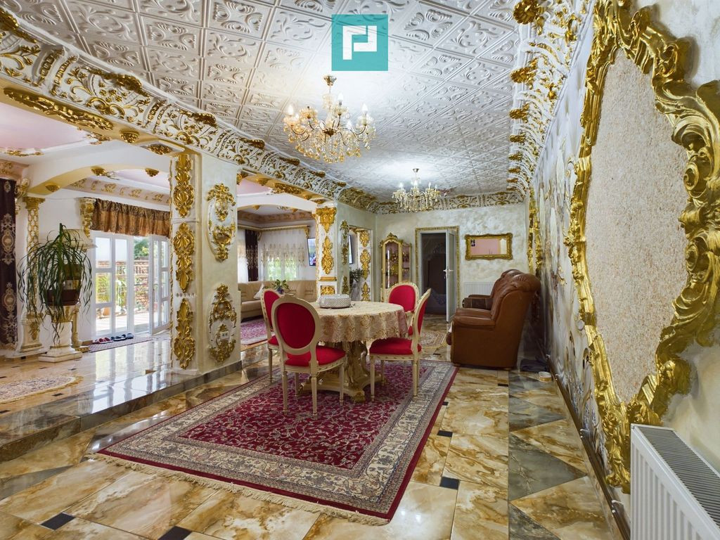 Casă stil conac pe drumul Cetății - Șiria