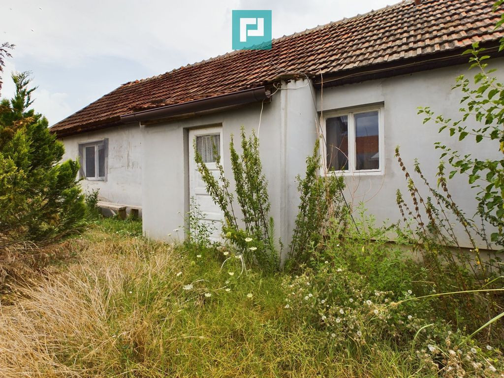 Casa cu 2 camere din cărămida în Felnac