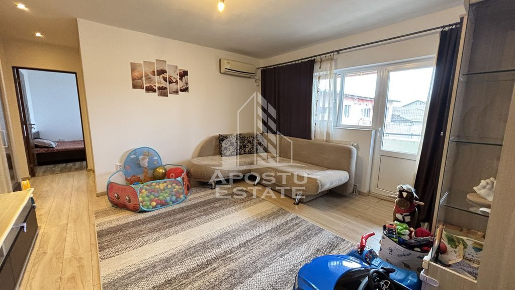 Apartament cu 3 camere, centrala proprie, zona Girocului