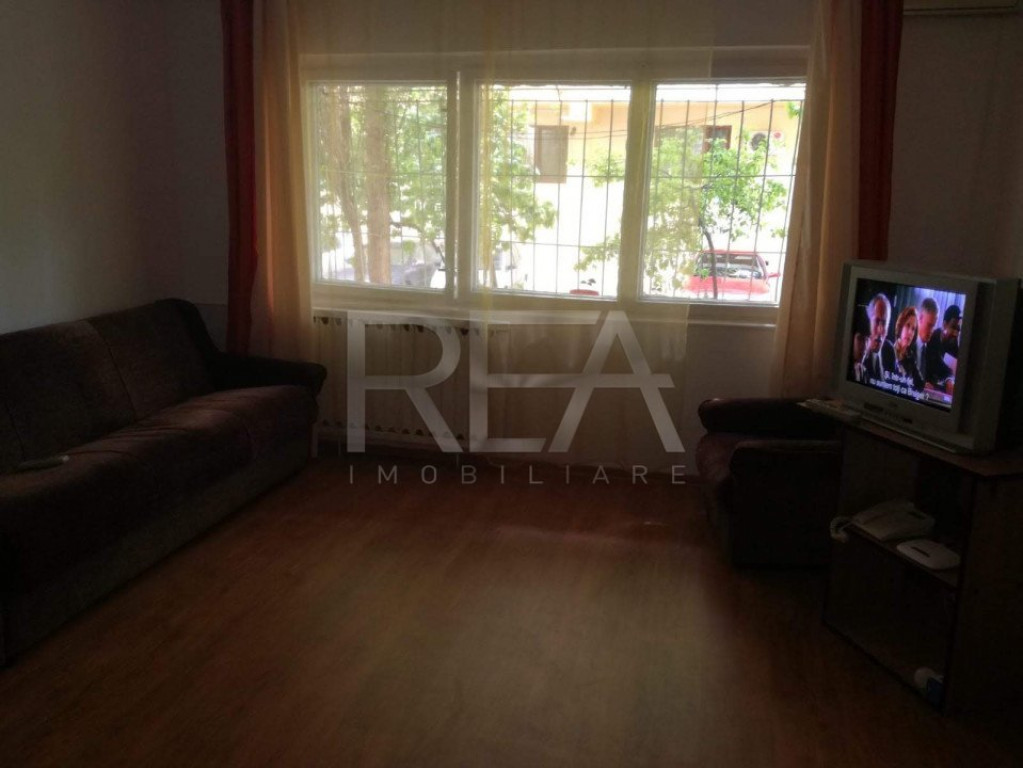 Garsonieră - p/4 - Vitan Mall