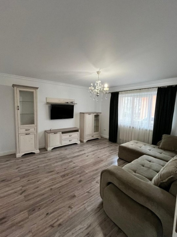 Apartament modern de inchiriat ,3 camere, Radauti